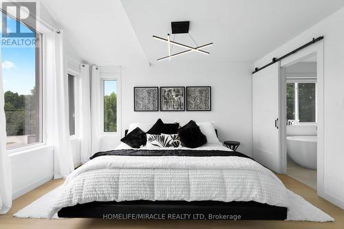 317 Cox Mill Road, Barrie, ON - Indoor Photo Showing Bedroom