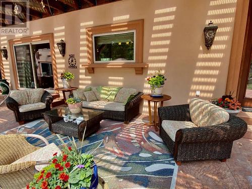 1788 Willowbrook Road, Oliver, BC - Indoor Photo Showing Living Room With Fireplace