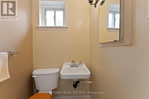 36 Newstead Cres N, Brampton, ON - Indoor Photo Showing Bathroom