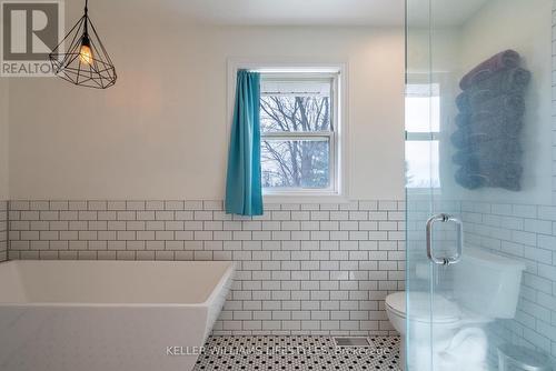 880 Goshen Road, Norfolk, ON - Indoor Photo Showing Bathroom