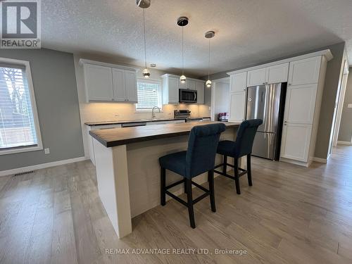 2151 Queen St E, Sault Ste Marie, ON - Indoor Photo Showing Kitchen
