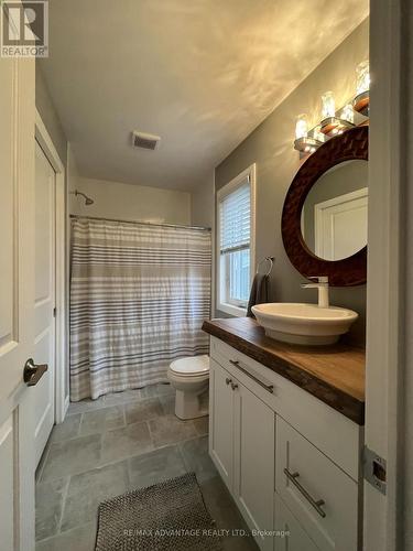 2151 Queen Street E, Sault Ste Marie, ON - Indoor Photo Showing Bathroom