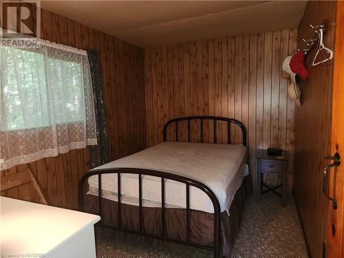 45 Baywatch Drive, Northern Bruce Peninsula, ON - Indoor Photo Showing Bedroom