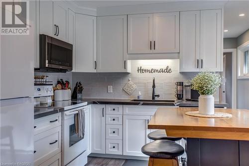 130 John Street, Feversham, ON - Indoor Photo Showing Kitchen