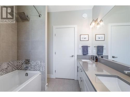 3047 Shaleview Drive, West Kelowna, BC - Indoor Photo Showing Bathroom