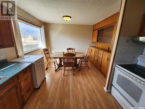 209 3Rd Avenue E, Lampman, SK - Indoor Photo Showing Kitchen