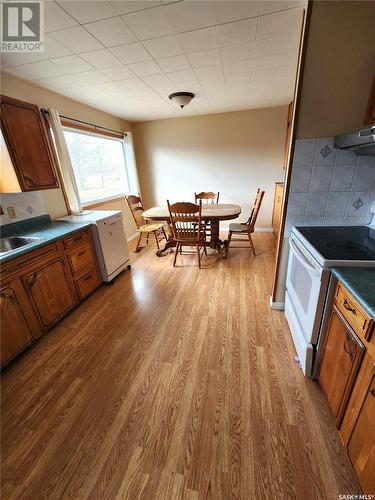 209 3Rd Avenue E, Lampman, SK - Indoor Photo Showing Kitchen