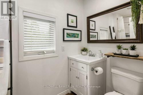 1004 Rocky Shore Lane, South Frontenac, ON - Indoor Photo Showing Bathroom
