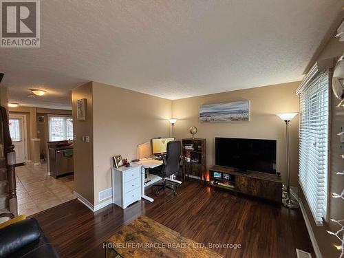 39 - 535 Windflower Crescent, Kitchener, ON - Indoor Photo Showing Living Room