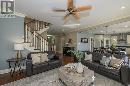 21 Greyrock Cres, London, ON - Indoor Photo Showing Living Room