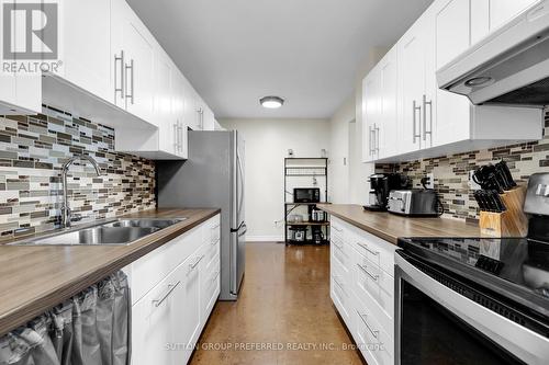 225 Deveron Cres, London, ON - Indoor Photo Showing Kitchen With Double Sink