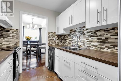 225 Deveron Cres, London, ON - Indoor Photo Showing Kitchen With Double Sink