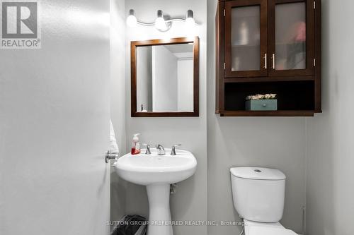 225 Deveron Cres, London, ON - Indoor Photo Showing Bathroom