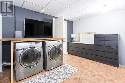 44 Second St, Tiny, ON - Indoor Photo Showing Laundry Room