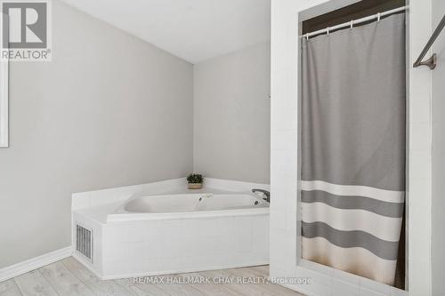 1311 Snow Valley Road, Springwater, ON - Indoor Photo Showing Bathroom