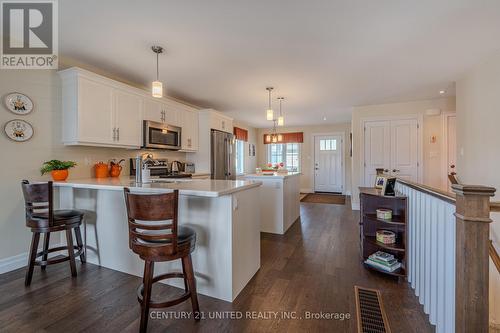 5 - 14 Charlton Court, Smith-Ennismore-Lakefield, ON - Indoor Photo Showing Kitchen With Upgraded Kitchen