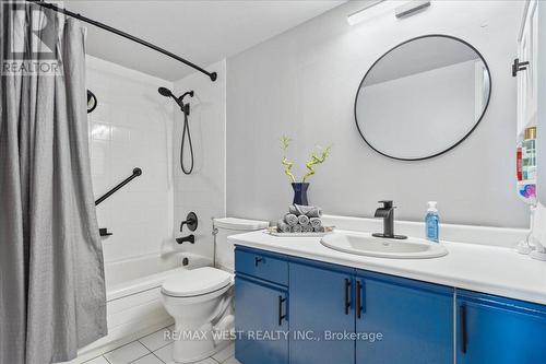 #908 -5070 Pinedale Ave, Burlington, ON - Indoor Photo Showing Bathroom