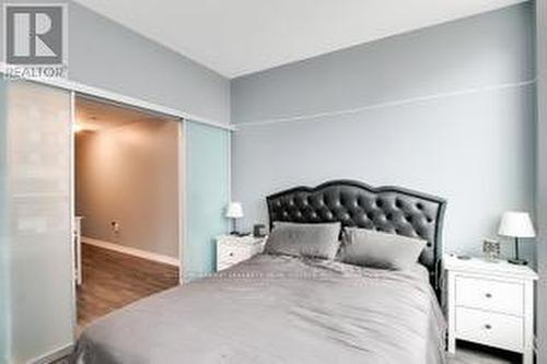 413 - 10 De Boers Drive, Toronto, ON - Indoor Photo Showing Bedroom