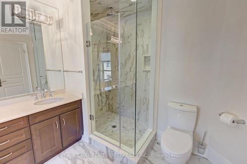 287 Rebecca St, Oakville, ON - Indoor Photo Showing Bathroom
