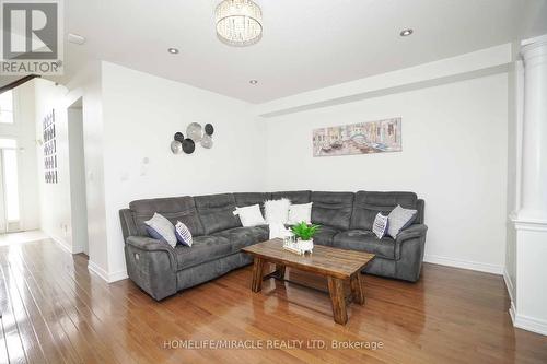18 Martree Cres, Brampton, ON - Indoor Photo Showing Living Room