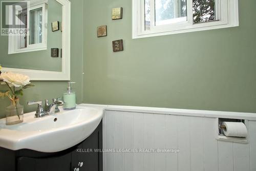 87 Longbourne Cres, Brampton, ON - Indoor Photo Showing Bathroom
