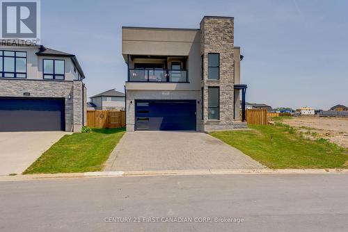 1318 Red Pine Crescent S, London, ON - Outdoor With Facade