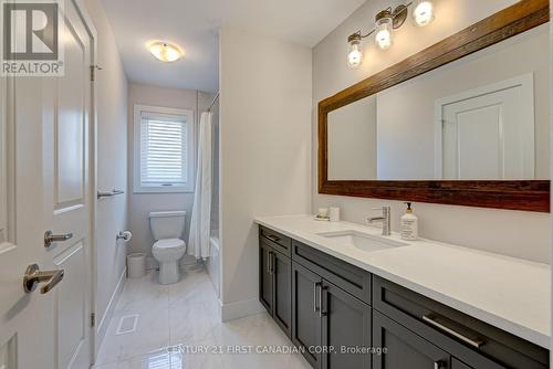 1318 Red Pine Crescent S, London, ON - Indoor Photo Showing Bathroom