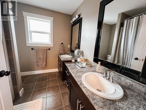 6957 Westmount Drive, Prince George, BC - Indoor Photo Showing Bathroom