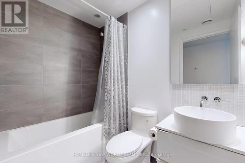 #615 -185 Roehampton Ave, Toronto, ON - Indoor Photo Showing Bathroom