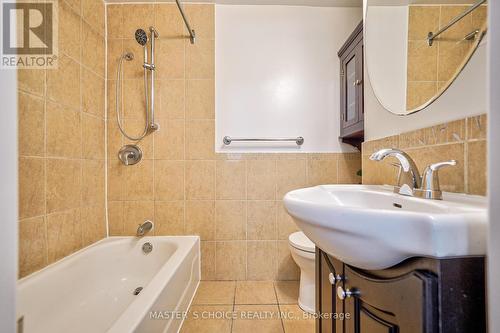 80 Fenside Dr, Toronto, ON - Indoor Photo Showing Bathroom