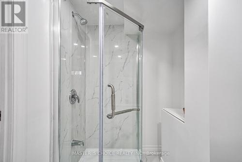 80 Fenside Dr, Toronto, ON - Indoor Photo Showing Bathroom