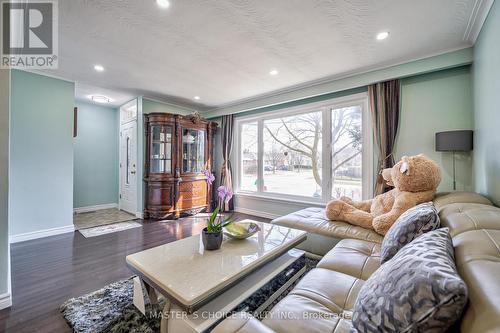 80 Fenside Dr, Toronto, ON - Indoor Photo Showing Living Room
