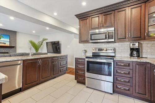2426 Butternut Crescent, Burlington, ON - Indoor Photo Showing Kitchen With Stainless Steel Kitchen With Upgraded Kitchen
