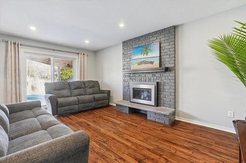 2426 Butternut Crescent, Burlington, ON - Indoor Photo Showing Living Room With Fireplace
