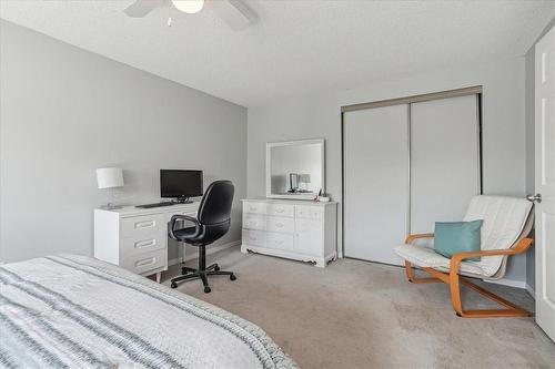 2426 Butternut Crescent, Burlington, ON - Indoor Photo Showing Bedroom