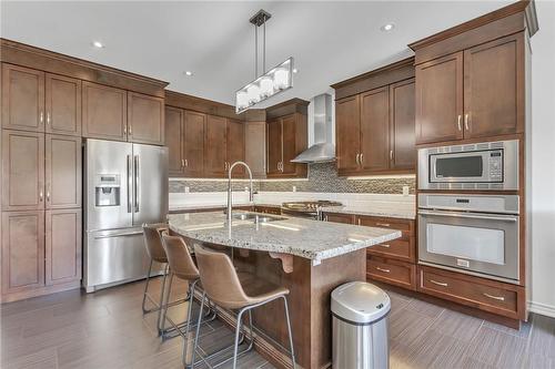 77 Avery Crescent|Unit #16, St. Catharines, ON - Indoor Photo Showing Kitchen With Upgraded Kitchen