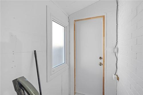 23 Albany Avenue, Hamilton, ON - Indoor Photo Showing Other Room
