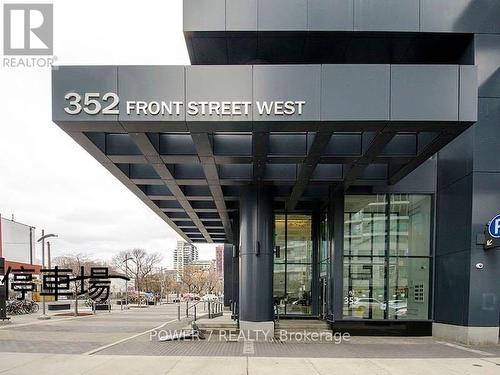 102 - 352 Front Street W, Toronto, ON - 