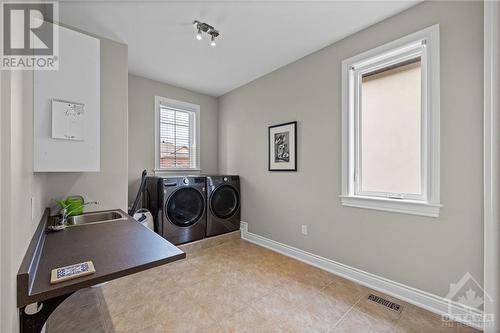 90 Frances Colbert Avenue, Carp, ON - Indoor Photo Showing Laundry Room
