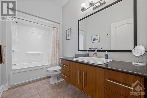 90 Frances Colbert Avenue, Carp, ON - Indoor Photo Showing Bathroom
