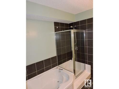#307 9828 112 St Nw, Edmonton, AB - Indoor Photo Showing Bathroom