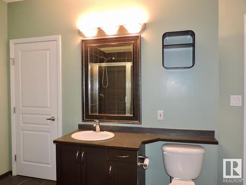 #307 9828 112 St Nw, Edmonton, AB - Indoor Photo Showing Bathroom