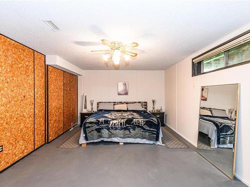 8005 Queen St, Crofton, BC - Indoor Photo Showing Bedroom
