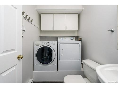 27-2160 Hawk Dr, Courtenay, BC - Indoor Photo Showing Laundry Room