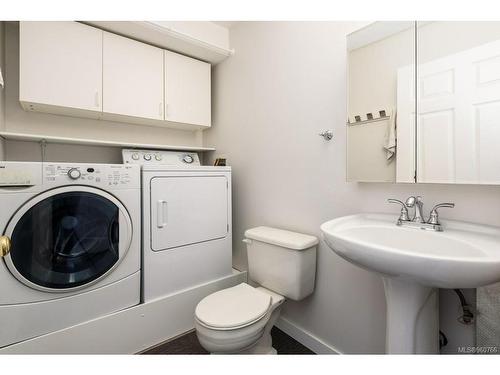 27-2160 Hawk Dr, Courtenay, BC - Indoor Photo Showing Laundry Room