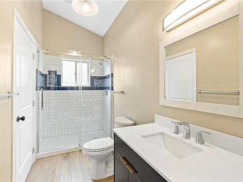 427 Prideaux St, Nanaimo, BC - Indoor Photo Showing Bathroom