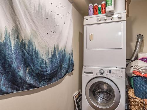 427 Prideaux St, Nanaimo, BC - Indoor Photo Showing Laundry Room