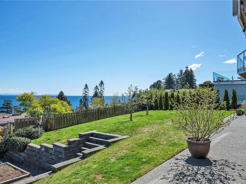 595 Galerno Rd, Campbell River, BC - Outdoor With Backyard