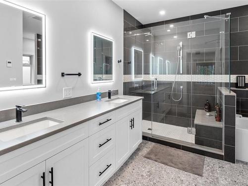 114 Trailhead Cir, Shawnigan Lake, BC - Indoor Photo Showing Bathroom