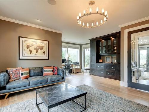 2990 Beach Dr, Oak Bay, BC - Indoor Photo Showing Living Room